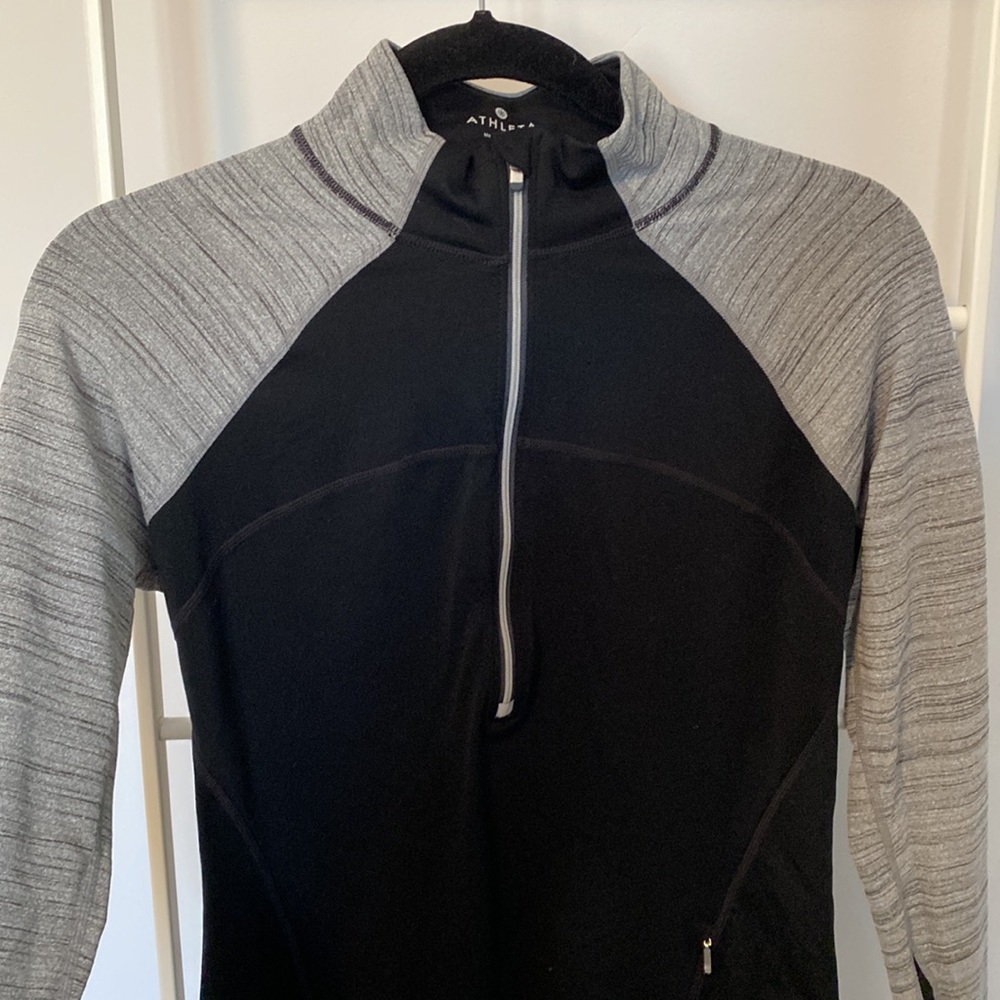 Athleta Half Zip Athleisure Top with Thumb Holes, Size Small